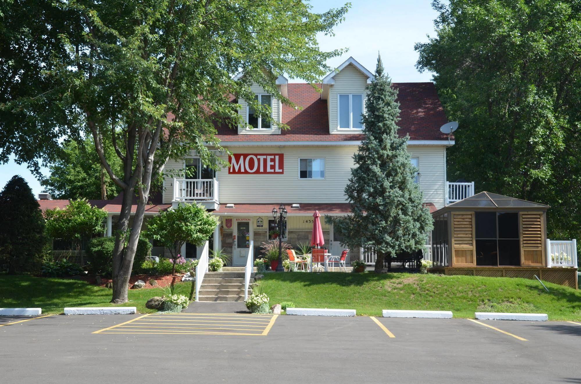 Motel Derfal ルパンティニー エクステリア 写真