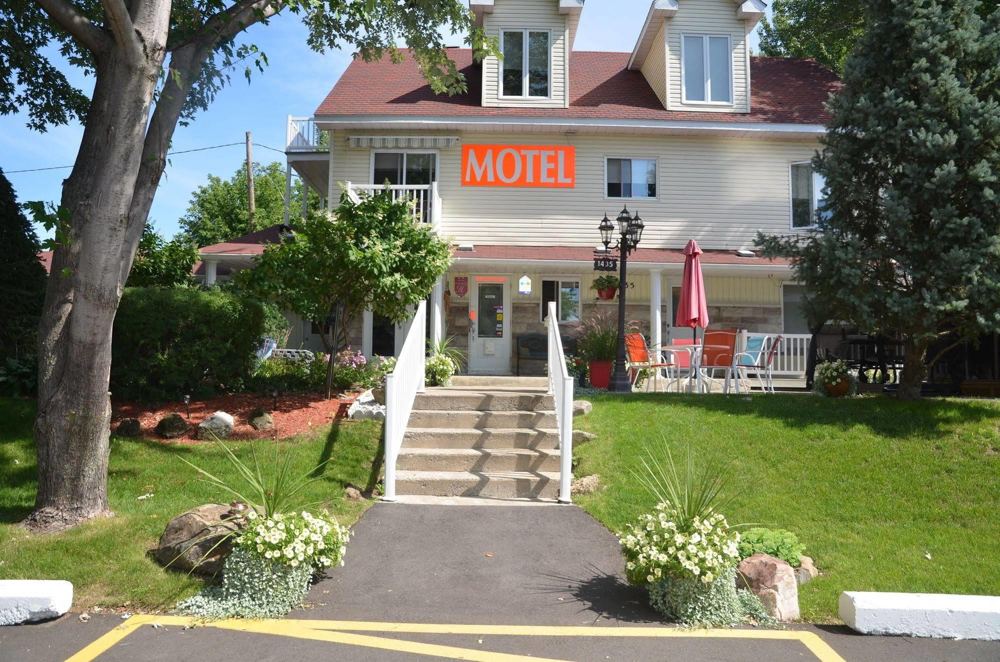 Motel Derfal ルパンティニー エクステリア 写真